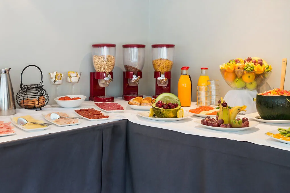 ברצלונה Tres Torres Atiram Hotel